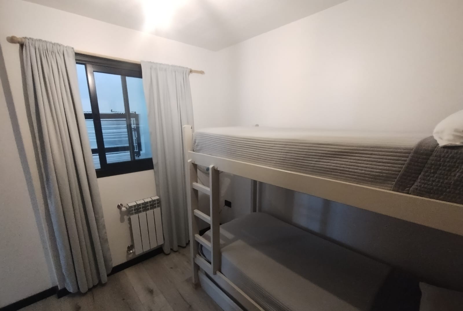 Segundo dormitorio con cama marinera